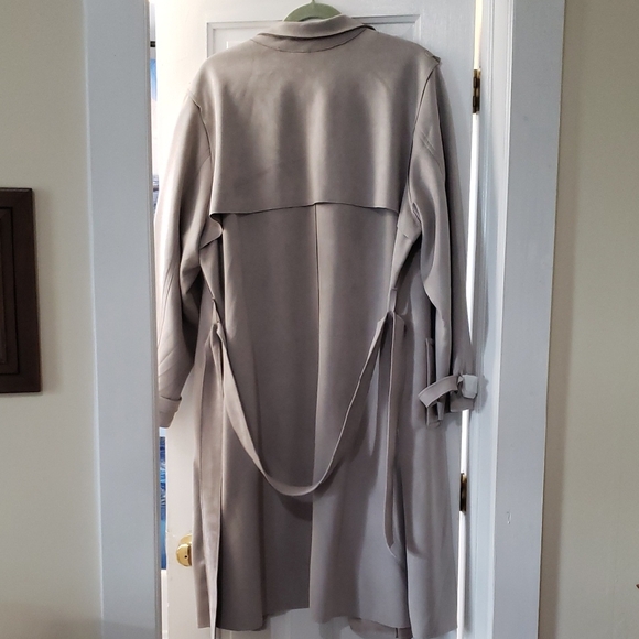 T Tahari Plus Size Mel Faux Suede Classic Trench Coat Light Taupe - Picture 4 of 15